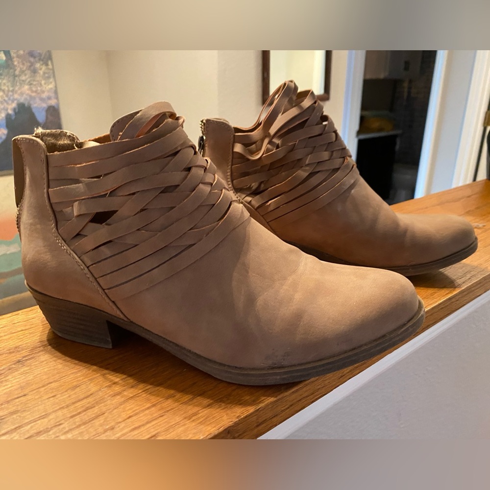Maurice’s gently worn booties.